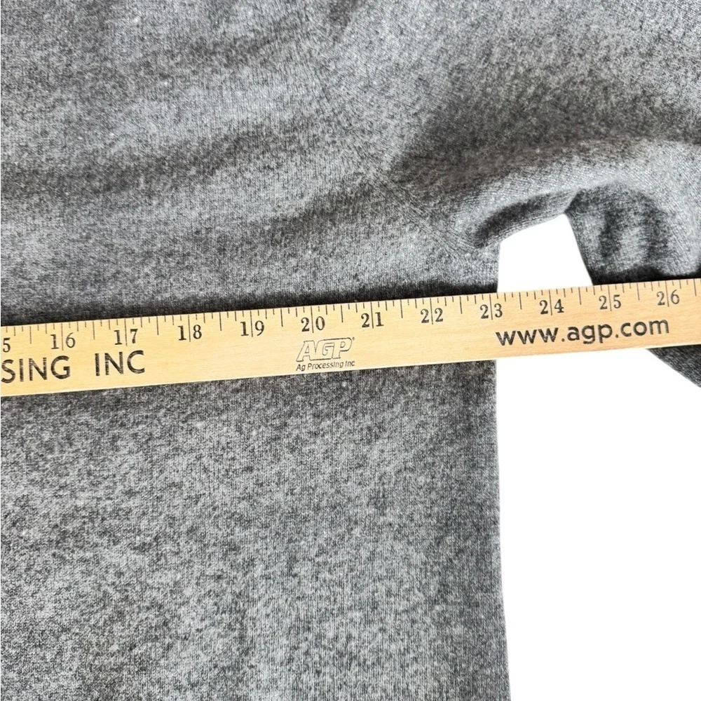 Raffi 100% Cashmere Gray V-Neck Sweater Men’s L Quiet Luxury